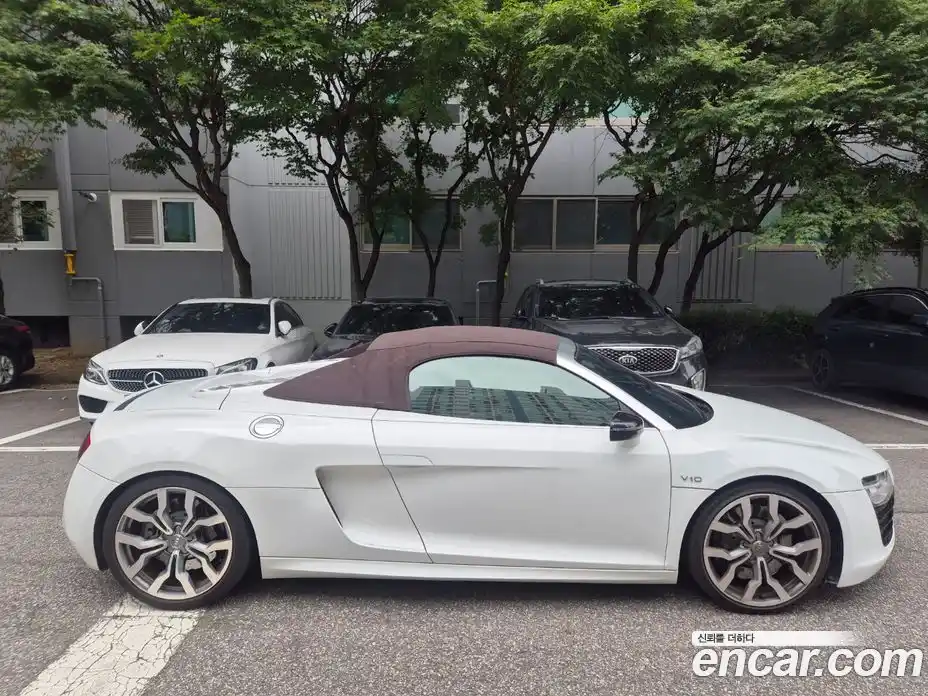 Audi R8 2013 5.2 Автомат в Москве № 157642, фото 6
