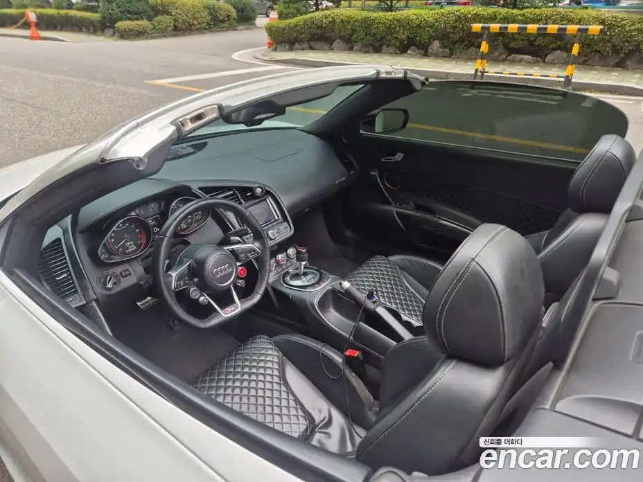 Audi R8 2013 5.2 Автомат в Москве № 157642, фото 7