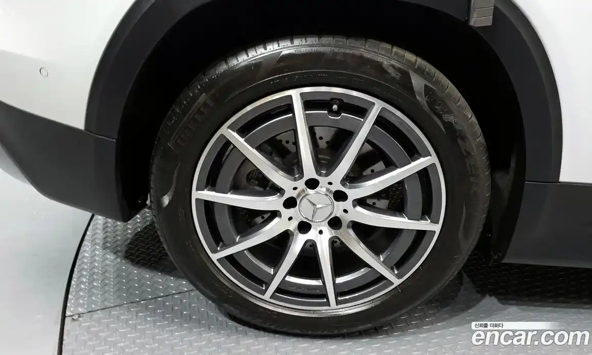 Mercedes-Benz GLB-Class 2023 2.0 Автомат в Москве № 160290, фото 4