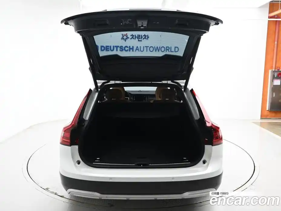 Volvo V90 2024 2.0 Автомат в Москве № 164141, фото 20