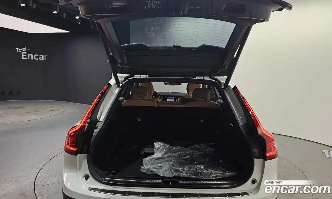 Volvo V90 2024 2.0 Автомат в Москве № 164233, фото 4