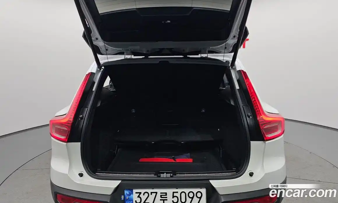 Volvo XC40 2023 2.0 Автомат в Москве № 164279, фото 20