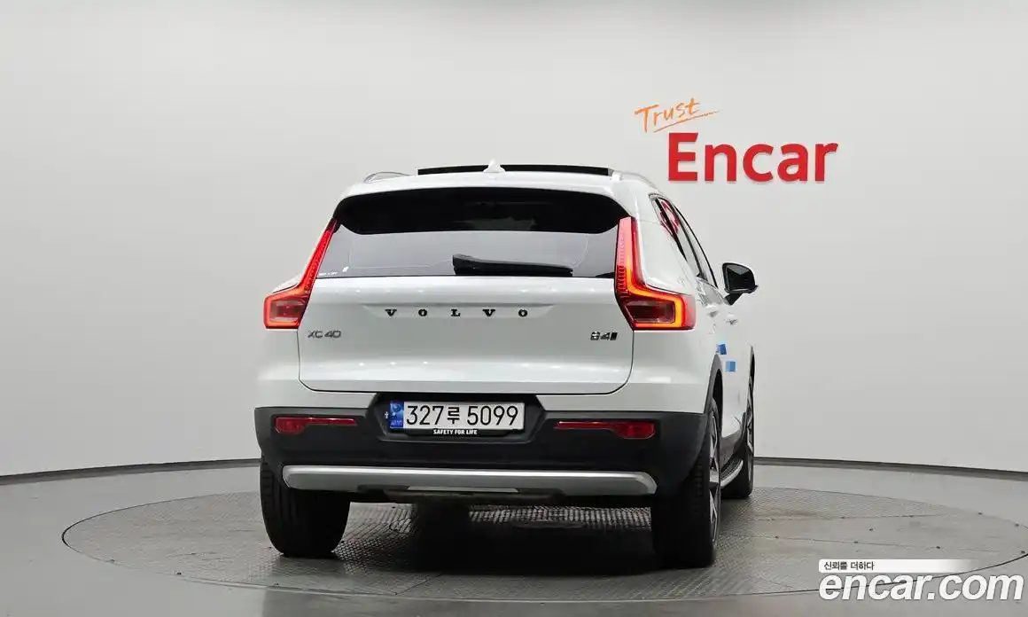 Volvo XC40 2023 2.0 Автомат в Москве № 164279, фото 4