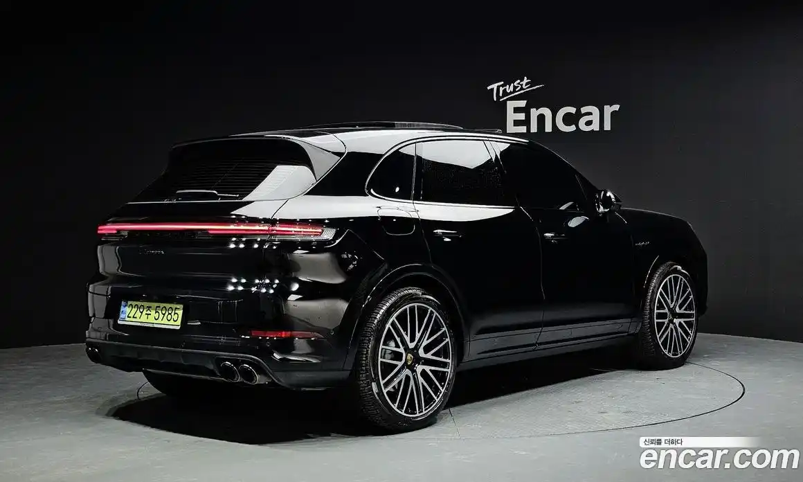 Porsche Cayenne 2024 3.0 Автомат в Москве № 164922, фото 3