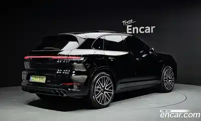 Porsche Cayenne 2024 3.0 Автомат в Москве № 164922, миниатюра 3