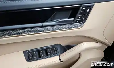 Porsche Cayenne 2024 3.0 Автомат в Москве № 164922, миниатюра 7