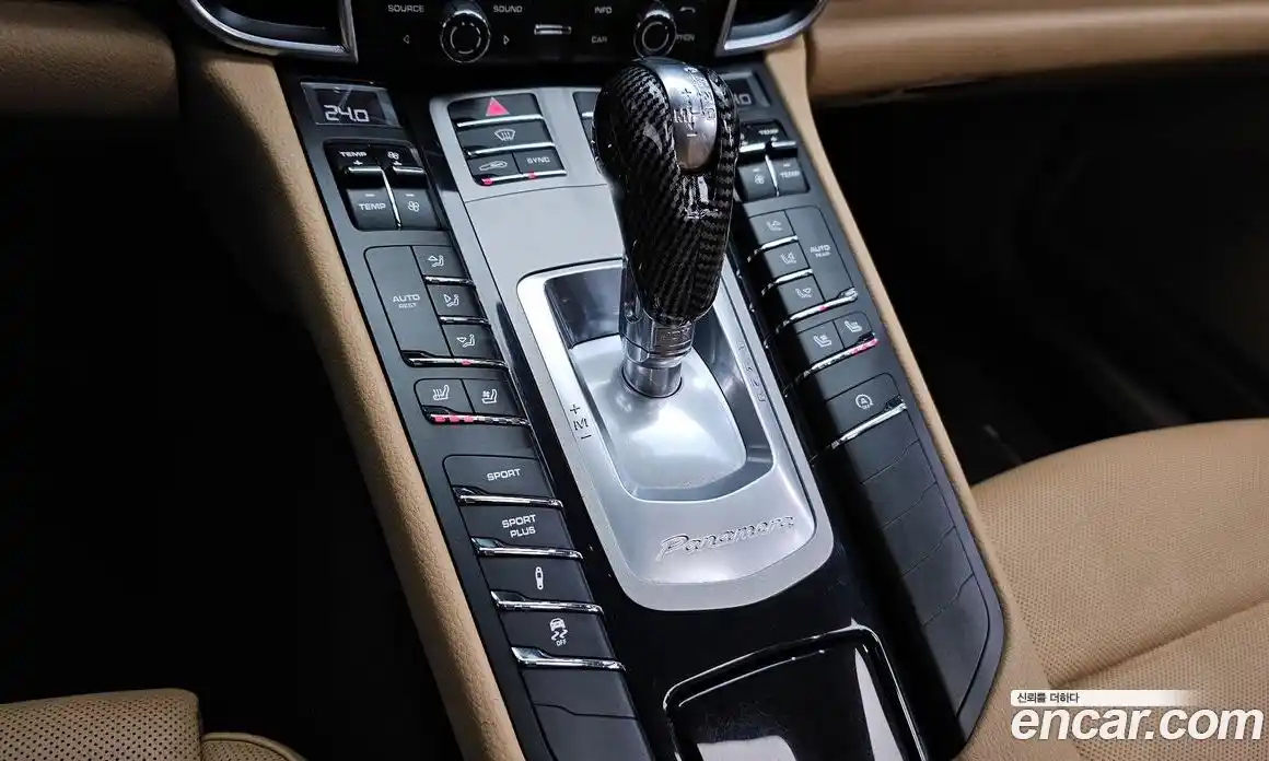 Porsche Panamera 2016 3.6 Автомат в Москве № 165648, фото 17