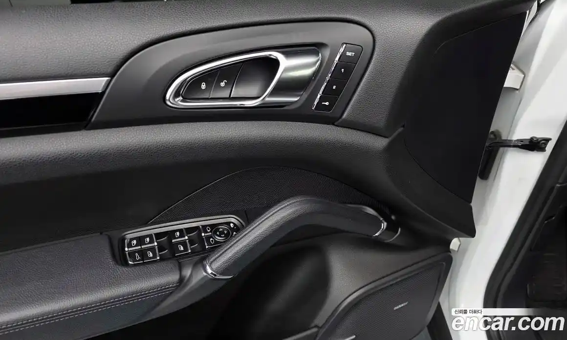 Porsche Cayenne 2015 3.0 Автомат в Москве № 165669, фото 17