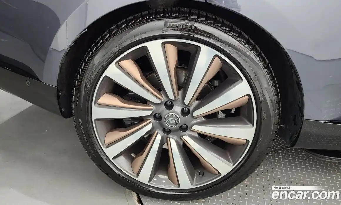 Land Rover Range-Rover 2024 4.4 Автомат в Москве № 166029, фото 11