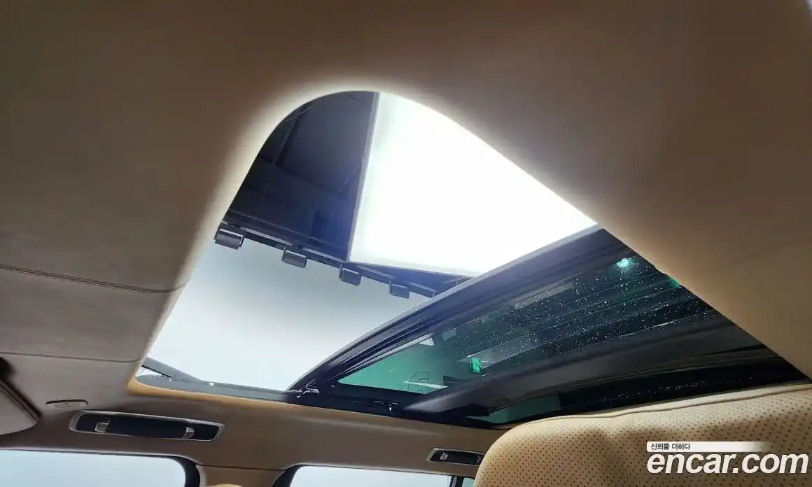 Land Rover Range-Rover 2024 4.4 Автомат в Москве № 166029, фото 13