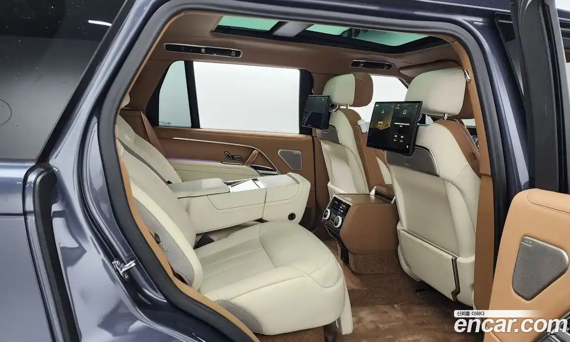 Land Rover Range-Rover 2024 4.4 Автомат в Москве № 166029, фото 18