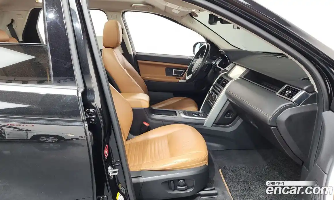 Land Rover Discovery Sport 2018 2.0 Автомат в Москве № 166450, фото 9