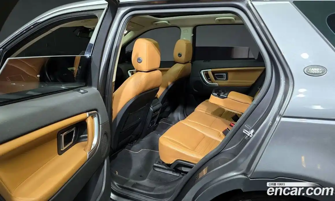 Land Rover Discovery Sport 2018 2.0 Автомат в Москве № 166661, фото 16