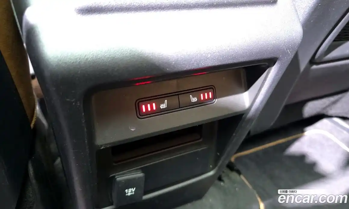 Land Rover Discovery Sport 2018 2.0 Автомат в Москве № 166661, фото 17