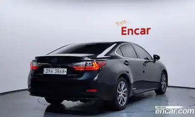 Lexus ES 2017 2.5 Автомат в Москве № 168307, миниатюра 2