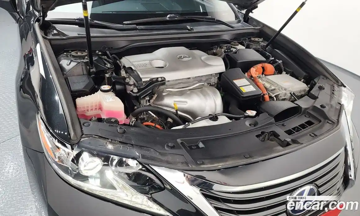 Lexus ES 2017 2.5 Автомат в Москве № 168307, фото 6