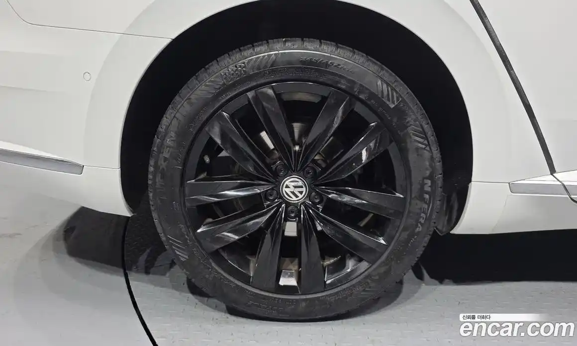 Volkswagen Arteon 2019 2.0 Автомат в Москве № 168901, фото 4