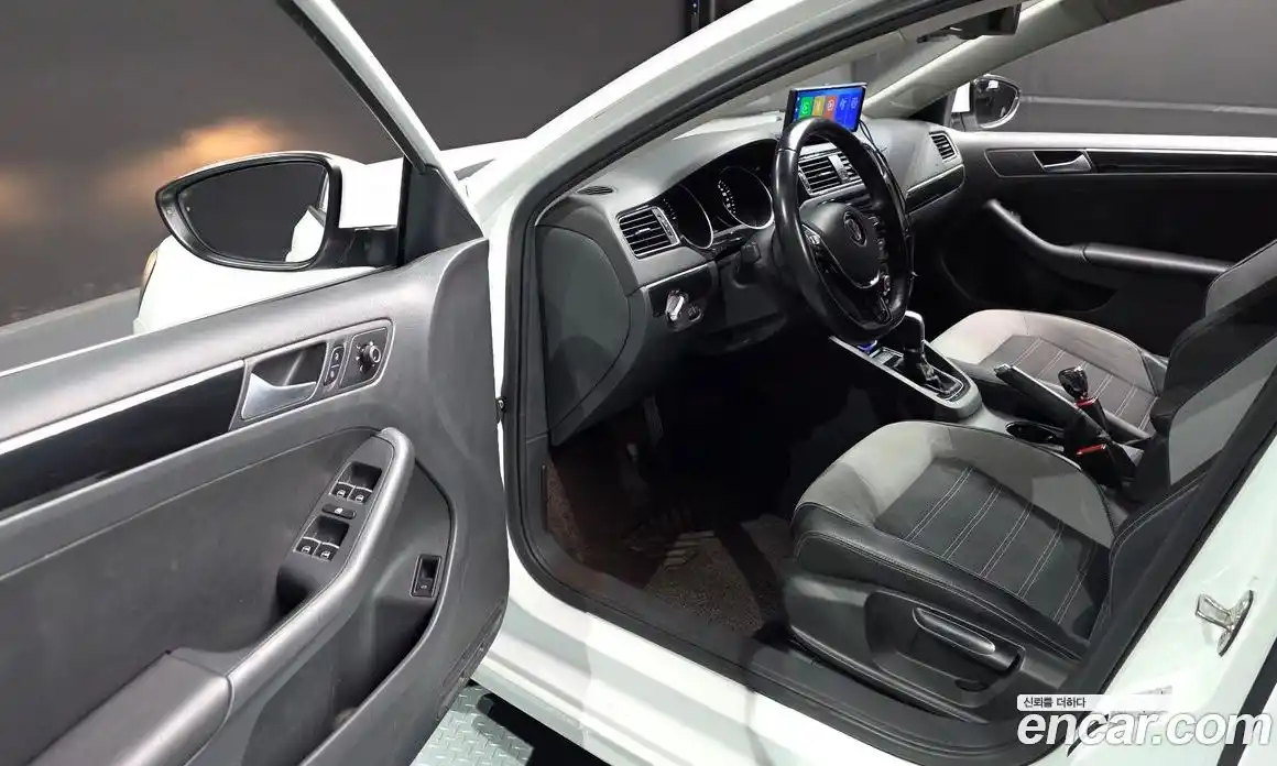 Volkswagen Jetta 2015 2.0 Автомат в Москве № 169062, фото 10