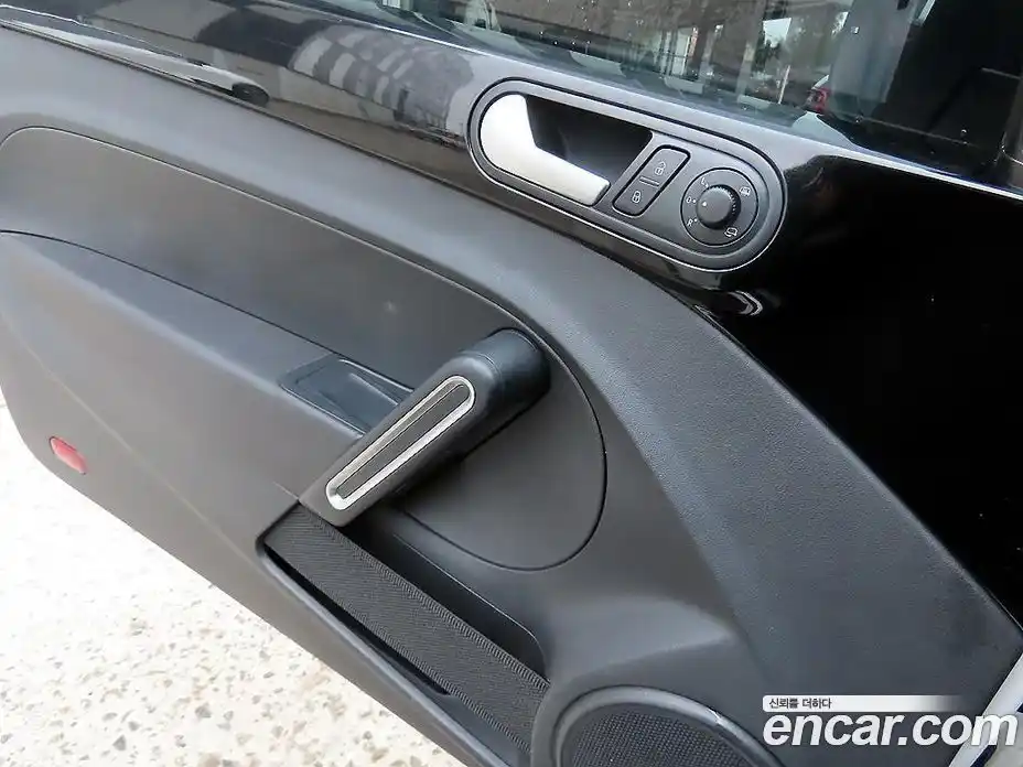 Volkswagen Beatle 2013 2.0 Автомат в Москве № 169270, фото 11