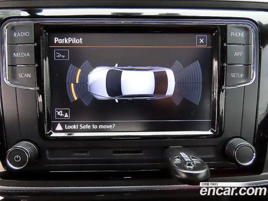 Volkswagen Beatle 2013 2.0 Автомат в Москве № 169270, фото 15