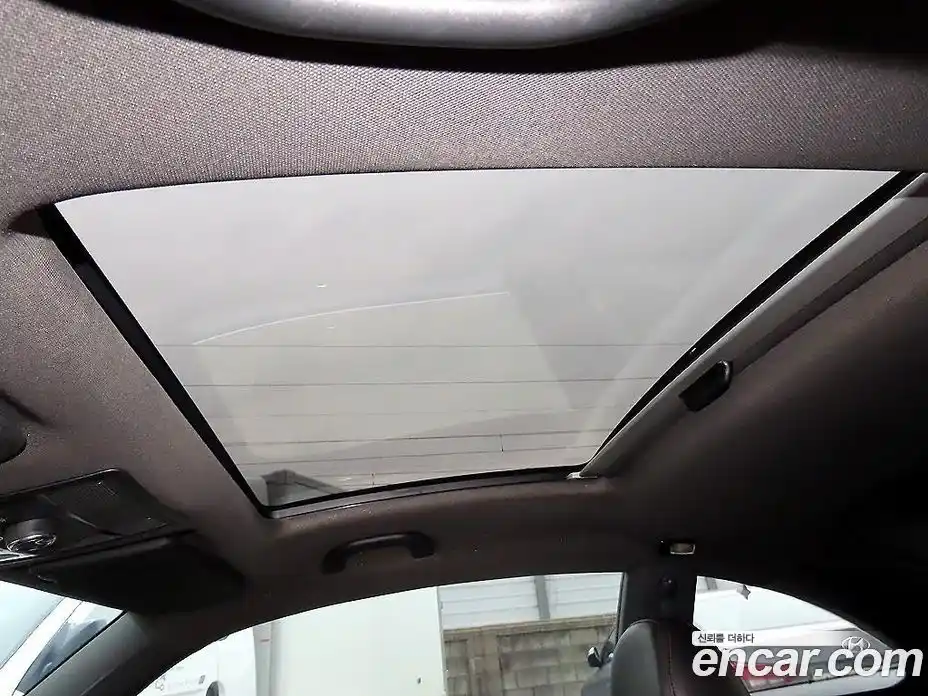 Volkswagen Beatle 2013 2.0 Автомат в Москве № 169270, фото 17