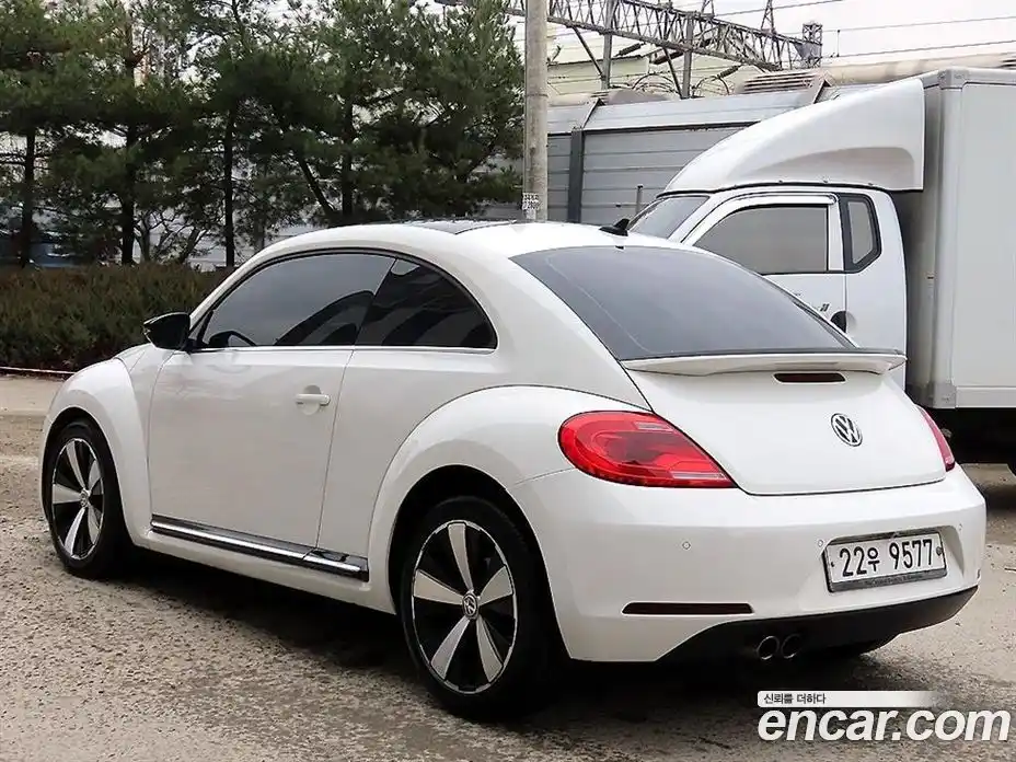 Volkswagen Beatle 2013 2.0 Автомат в Москве № 169270, фото 3