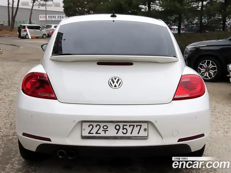Volkswagen Beatle 2013 2.0 Автомат в Москве № 169270, фото 4