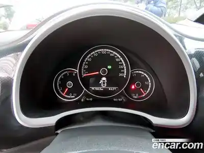 Volkswagen Beatle 2013 2.0 Автомат в Москве № 169270, миниатюра 9