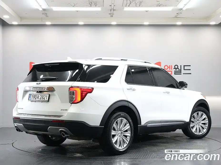 Ford Explorer 2023 2.3 Автомат в Москве № 170872, фото 4