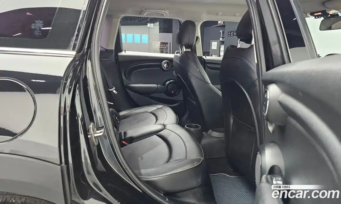 Mini Cooper 2015 1.5 Автомат в Москве № 172195, фото 12