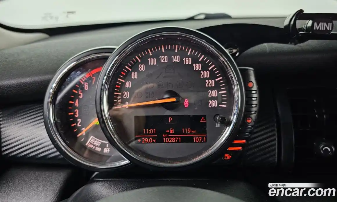 Mini Cooper 2015 1.5 Автомат в Москве № 172195, фото 8