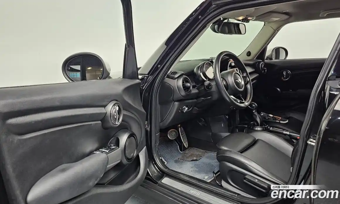 Mini Cooper 2015 1.5 Автомат в Москве № 172195, фото 10