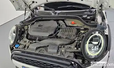 Mini Cooper Convertible 2024 2.0 Автомат в Москве № 188313, миниатюра 5