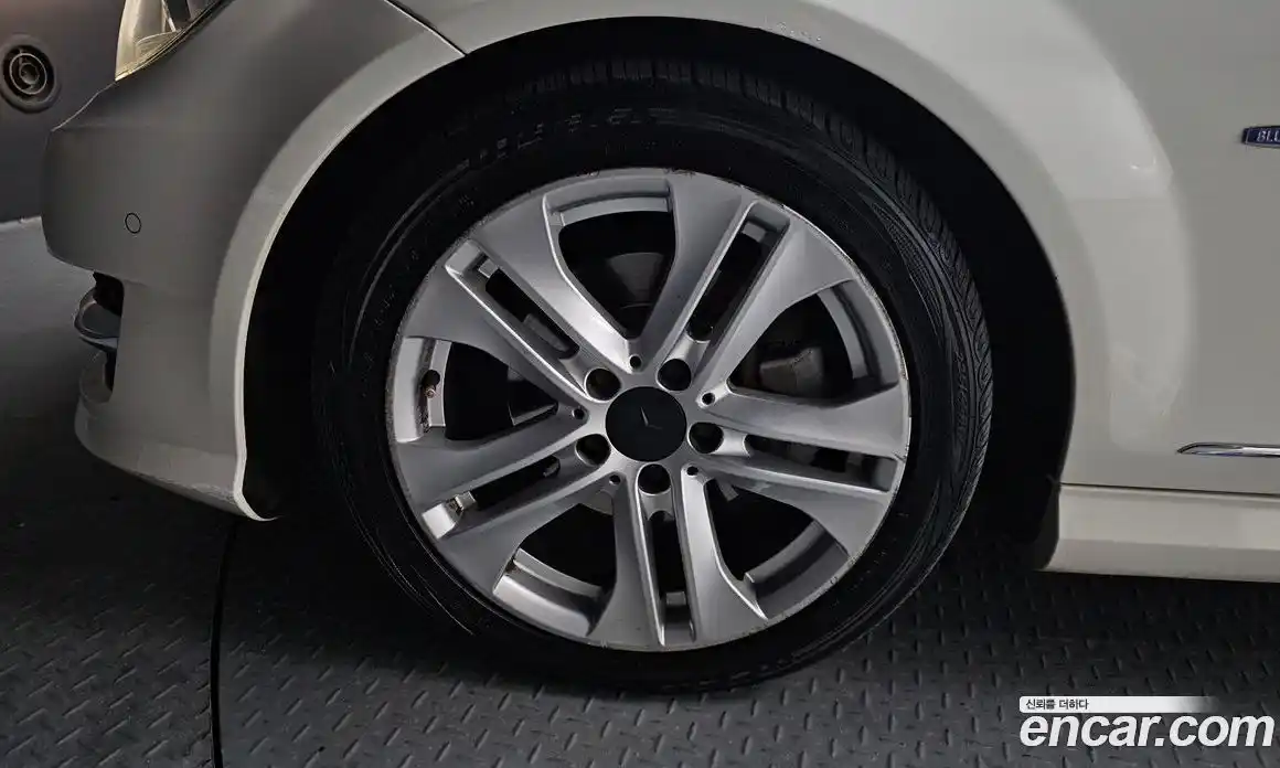 Mercedes-Benz C-Class 2012 1.8 Автомат в Москве № 193973, фото 5