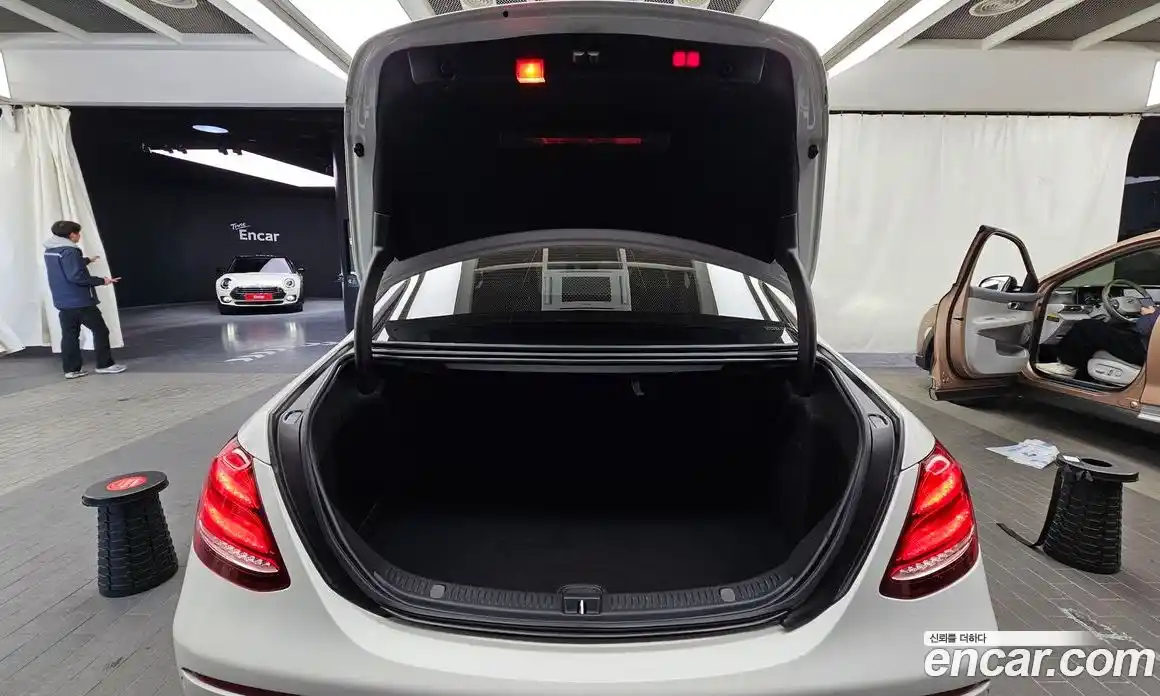 Mercedes-Benz E-Class 2018 2.0 Автомат в Москве № 194520, фото 15