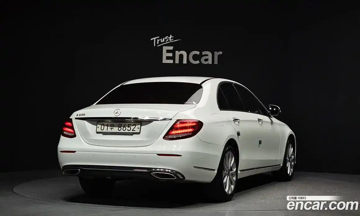 Mercedes-Benz E-Class 2018 2.0 Автомат в Москве № 194520, фото 17