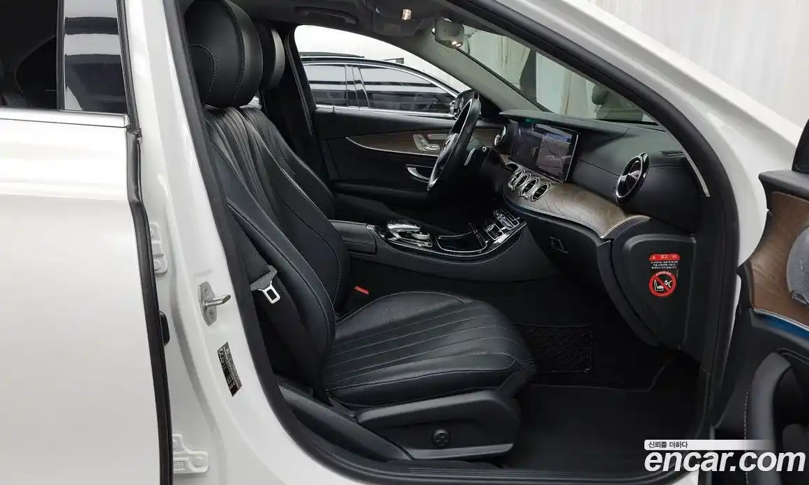 Mercedes-Benz E-Class 2018 2.0 Автомат в Москве № 194520, фото 20