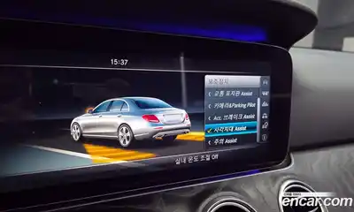 Mercedes-Benz E-Class 2017 2.0 Автомат в Москве № 195536, миниатюра 2