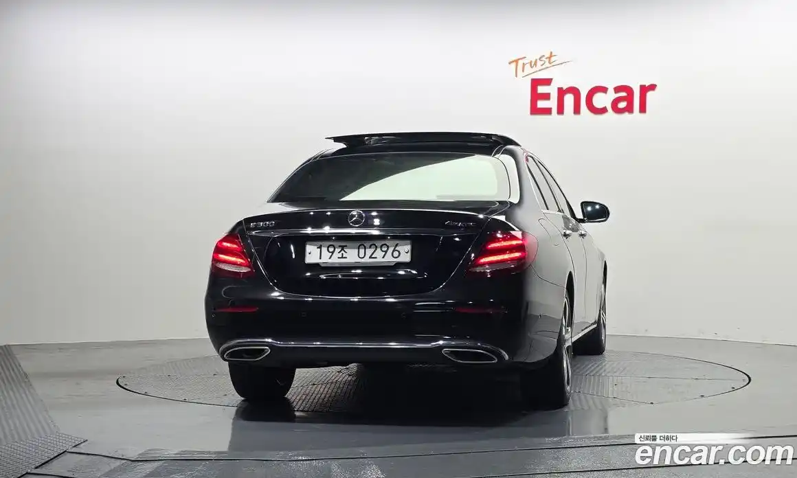 Mercedes-Benz E-Class 2017 2.0 Автомат в Москве № 195536, фото 4