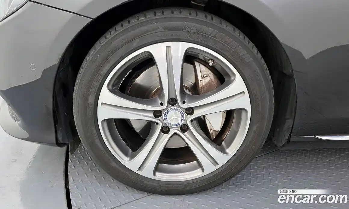 Mercedes-Benz E-Class 2017 2.0 Автомат в Москве № 195536, фото 5