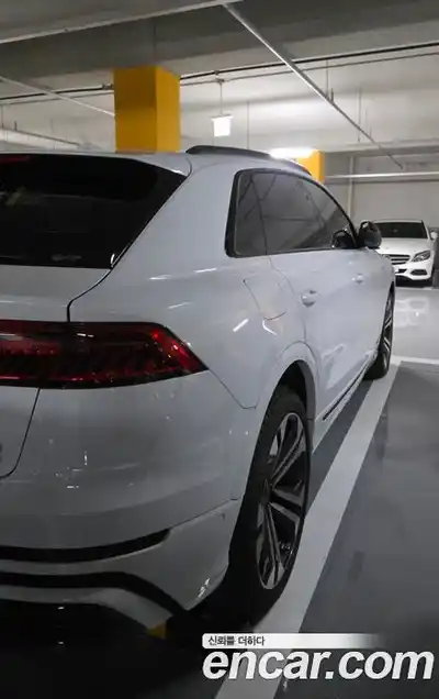 Audi Q8 2023 3.0 Автомат в Москве № 196032, миниатюра 4