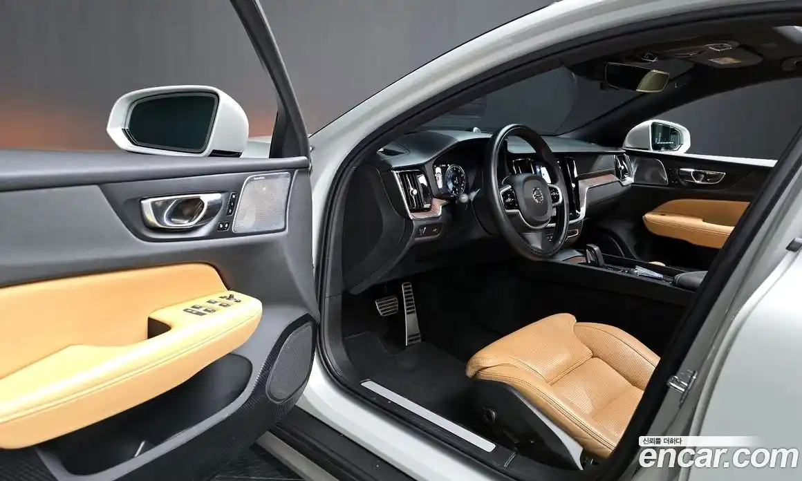 Volvo V60 2021 2.0 Автомат в Москве № 196917, фото 11