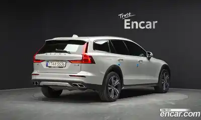 Volvo V60 2021 2.0 Автомат в Москве № 196917, миниатюра 2