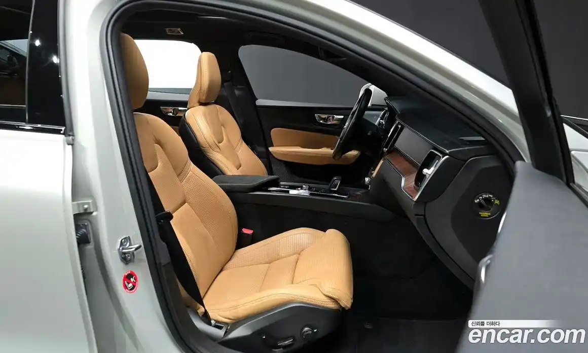 Volvo V60 2021 2.0 Автомат в Москве № 196917, фото 10