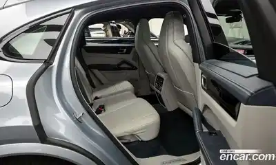 Porsche Cayenne 2021 3.0 Автомат в Москве № 197427, миниатюра 8