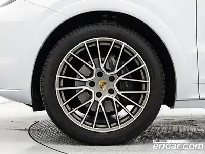 Porsche Cayenne 2023 3.0 Автомат в Москве № 197896, миниатюра 5