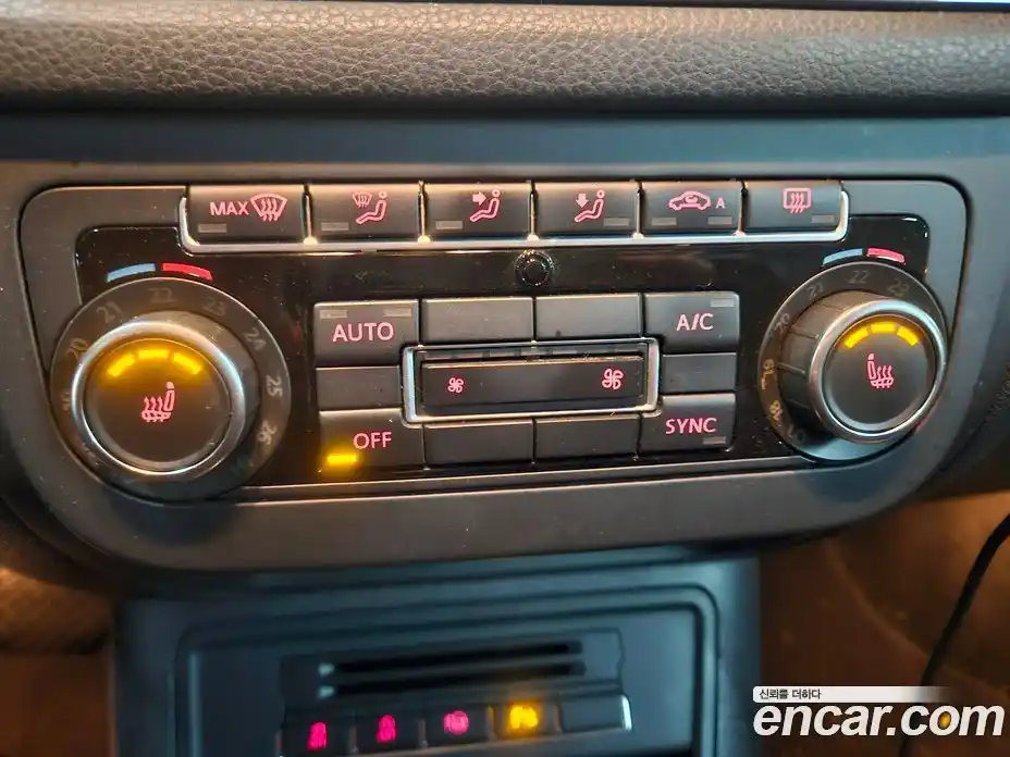 Volkswagen Tiguan 2015 2.0 Автомат в Москве № 199333, фото 20