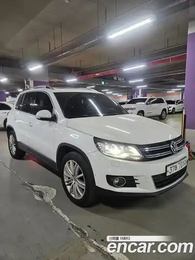 Volkswagen Tiguan 2015 2.0 Автомат в Москве № 199333, миниатюра 2