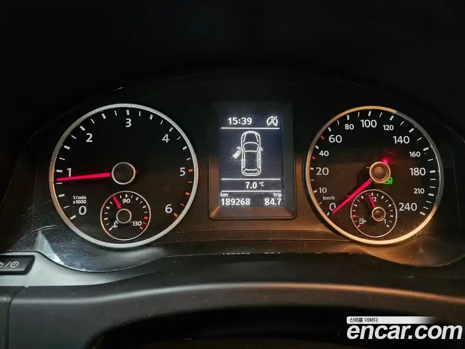 Volkswagen Tiguan 2015 2.0 Автомат в Москве № 199333, фото 8