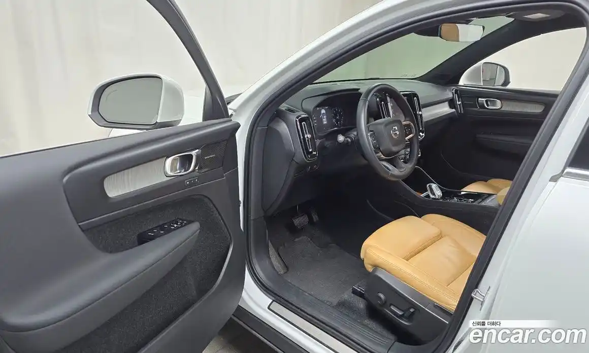 Volvo XC40 2021 2.0 Автомат в Москве № 212856, фото 17